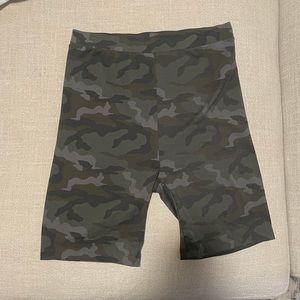 American Eagle Outfitters Work Out Biker Shorts | Camo | Women’s Size Small